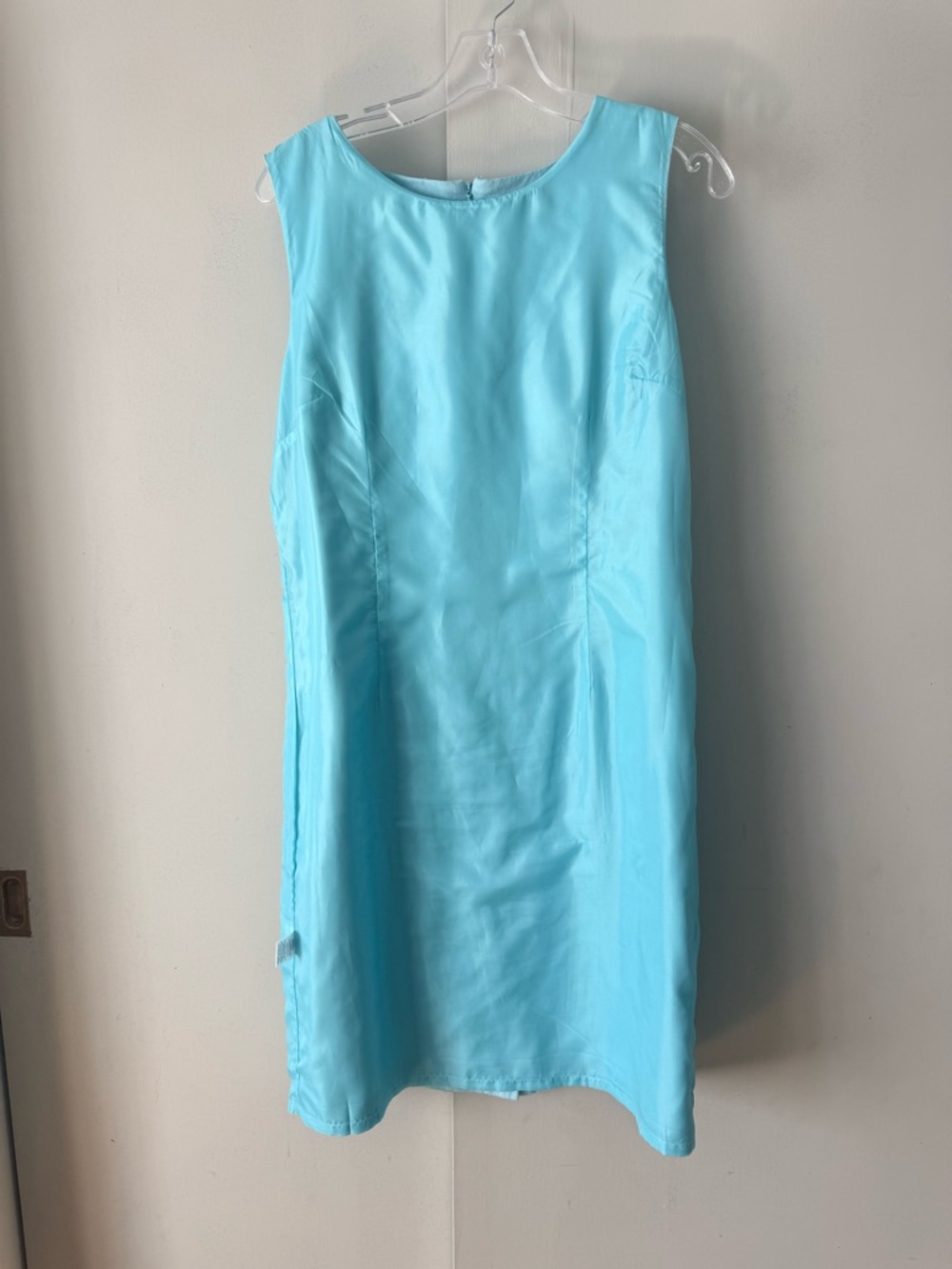 Classic Sleeveless Light Blue Sheath Dress - Picture 3 of 5